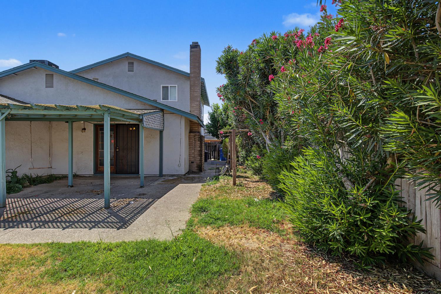 749 Meadow Way, Manteca, CA 95336