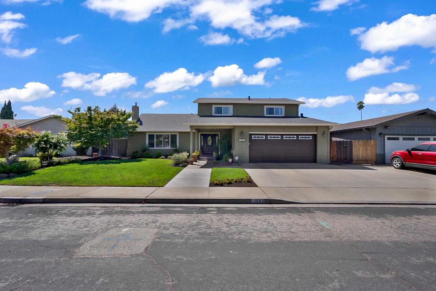 1945 Clemson Ct, Turlock, CA 95382