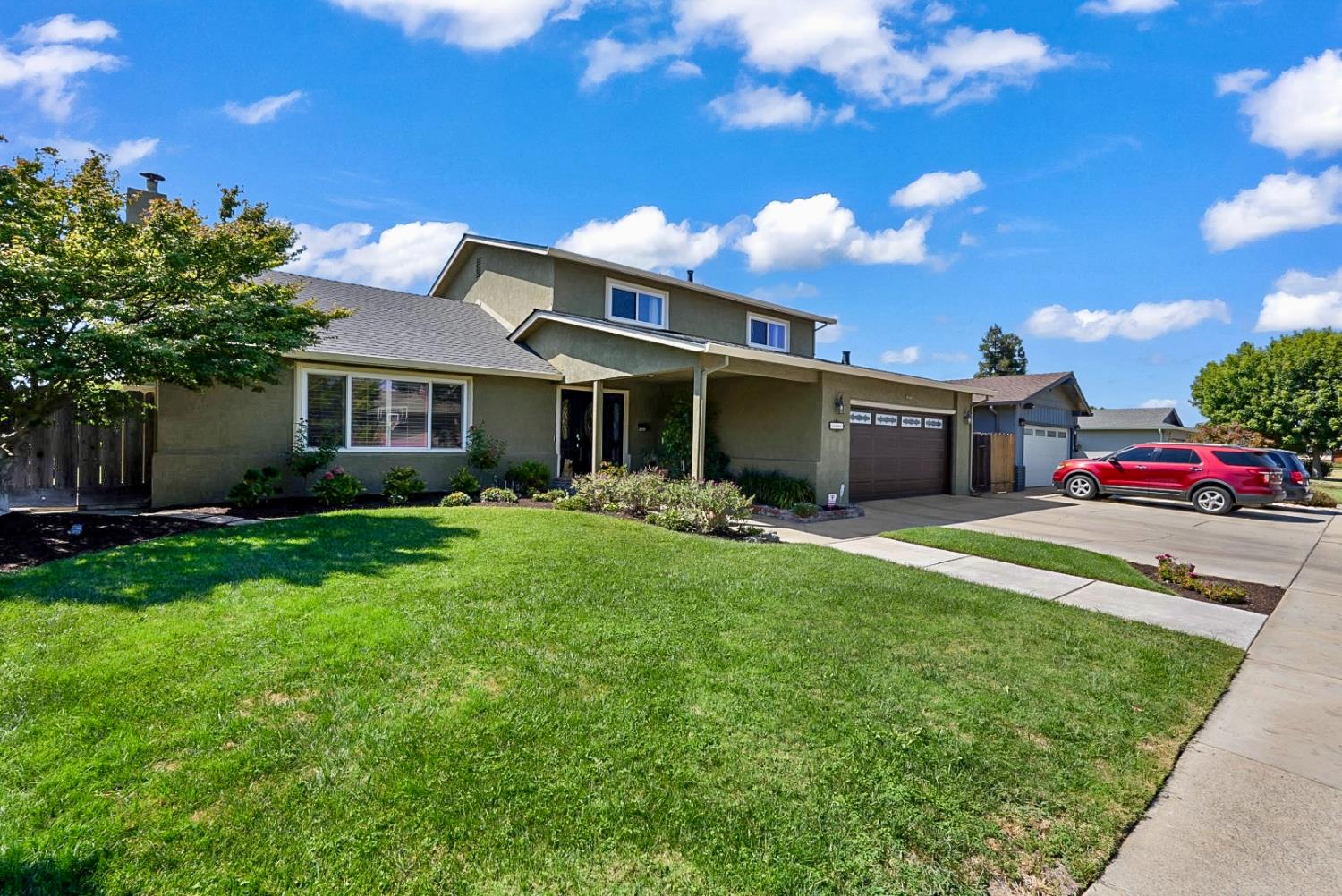 1945 Clemson Ct, Turlock, CA 95382