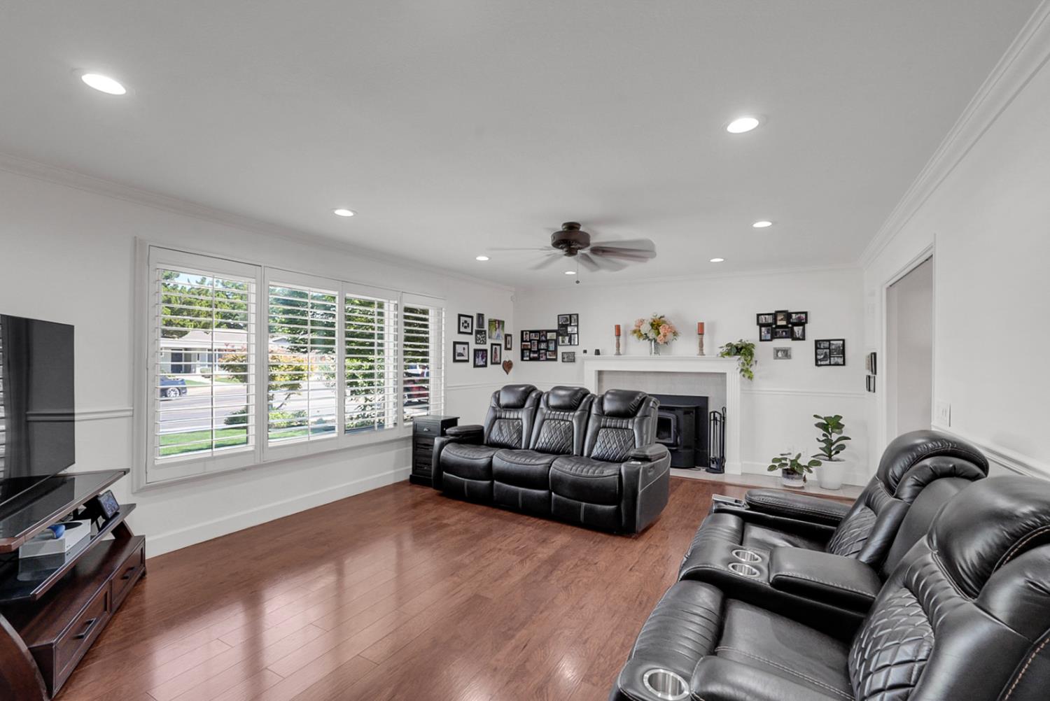 1945 Clemson Ct, Turlock, CA 95382