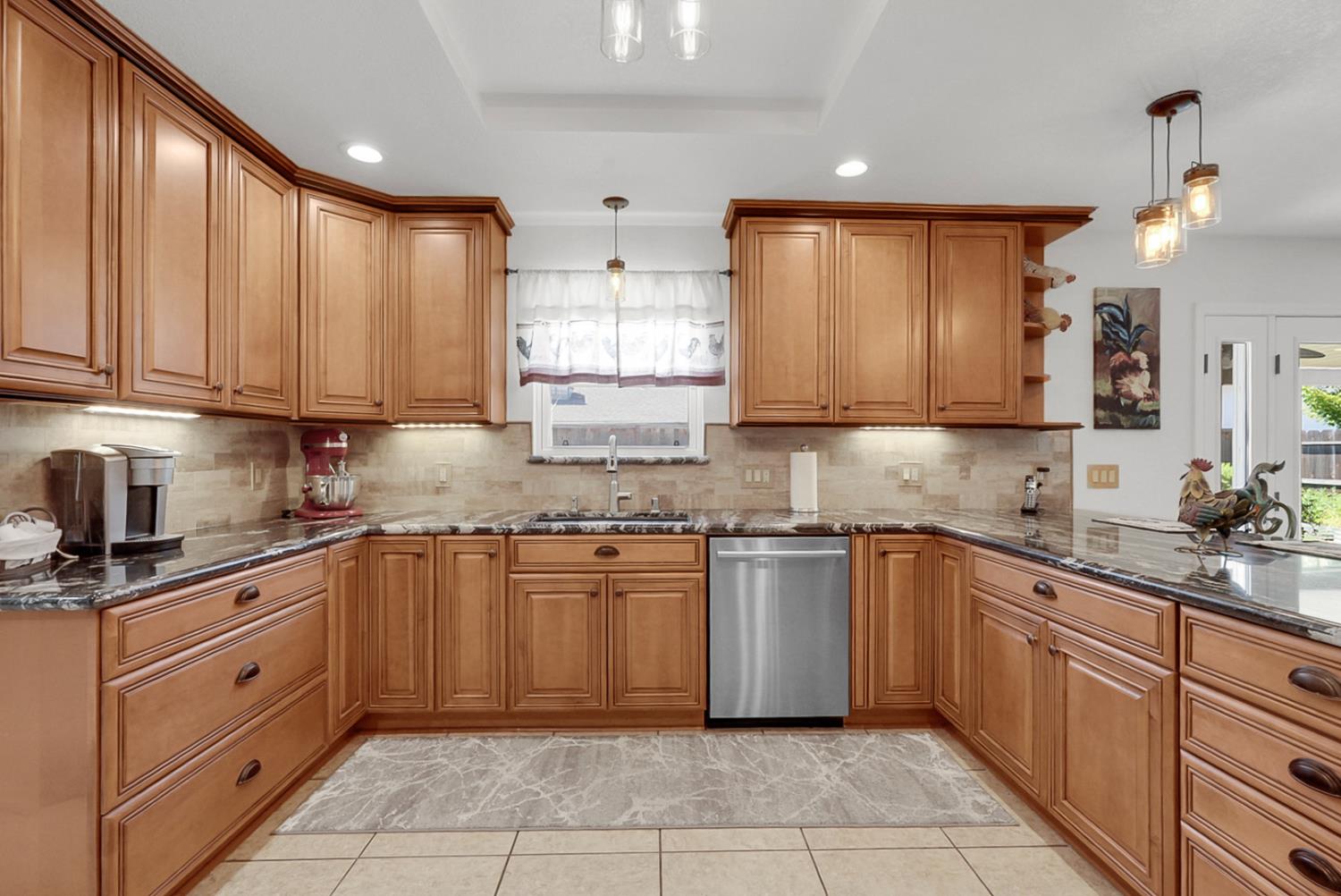 1945 Clemson Ct, Turlock, CA 95382
