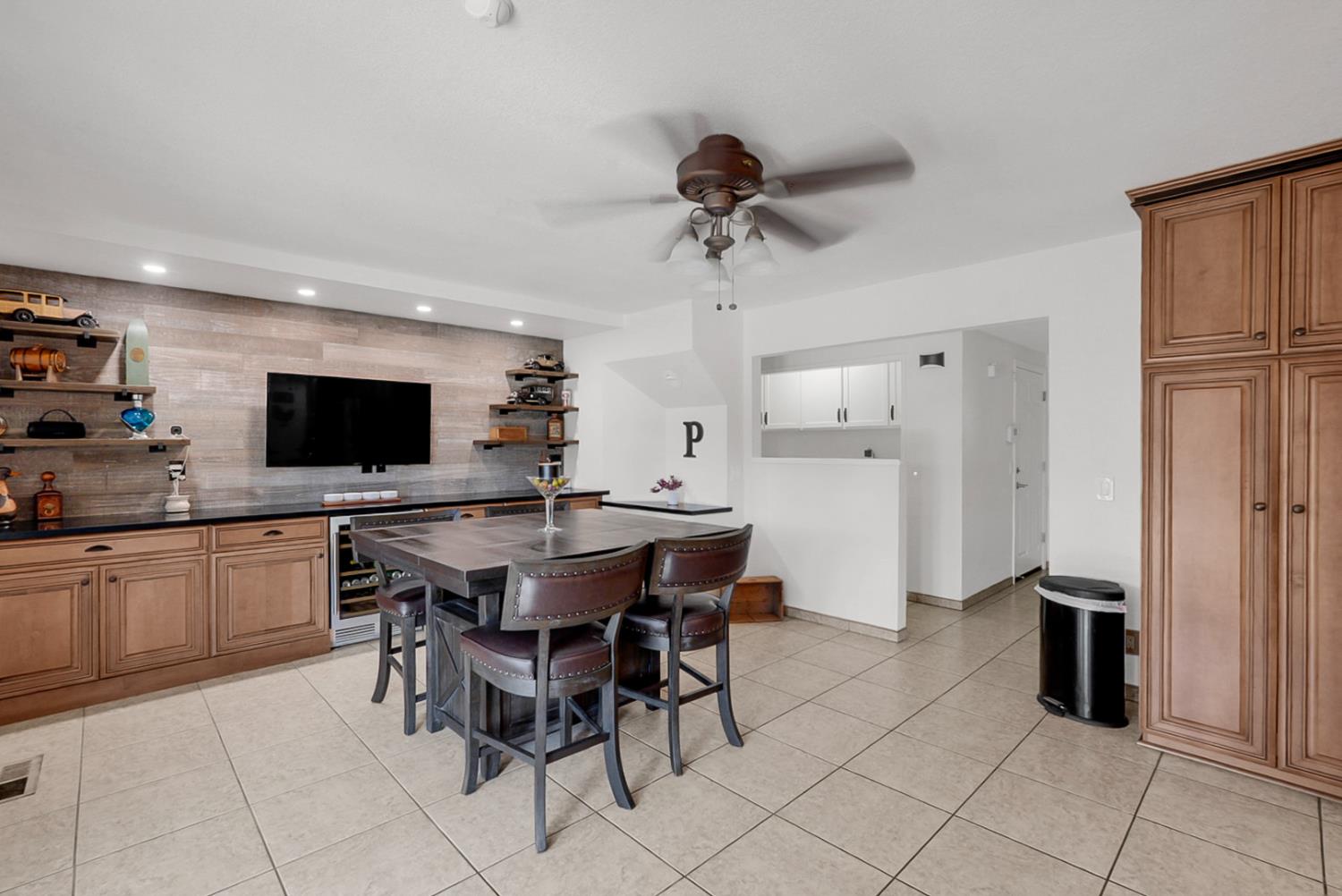 1945 Clemson Ct, Turlock, CA 95382