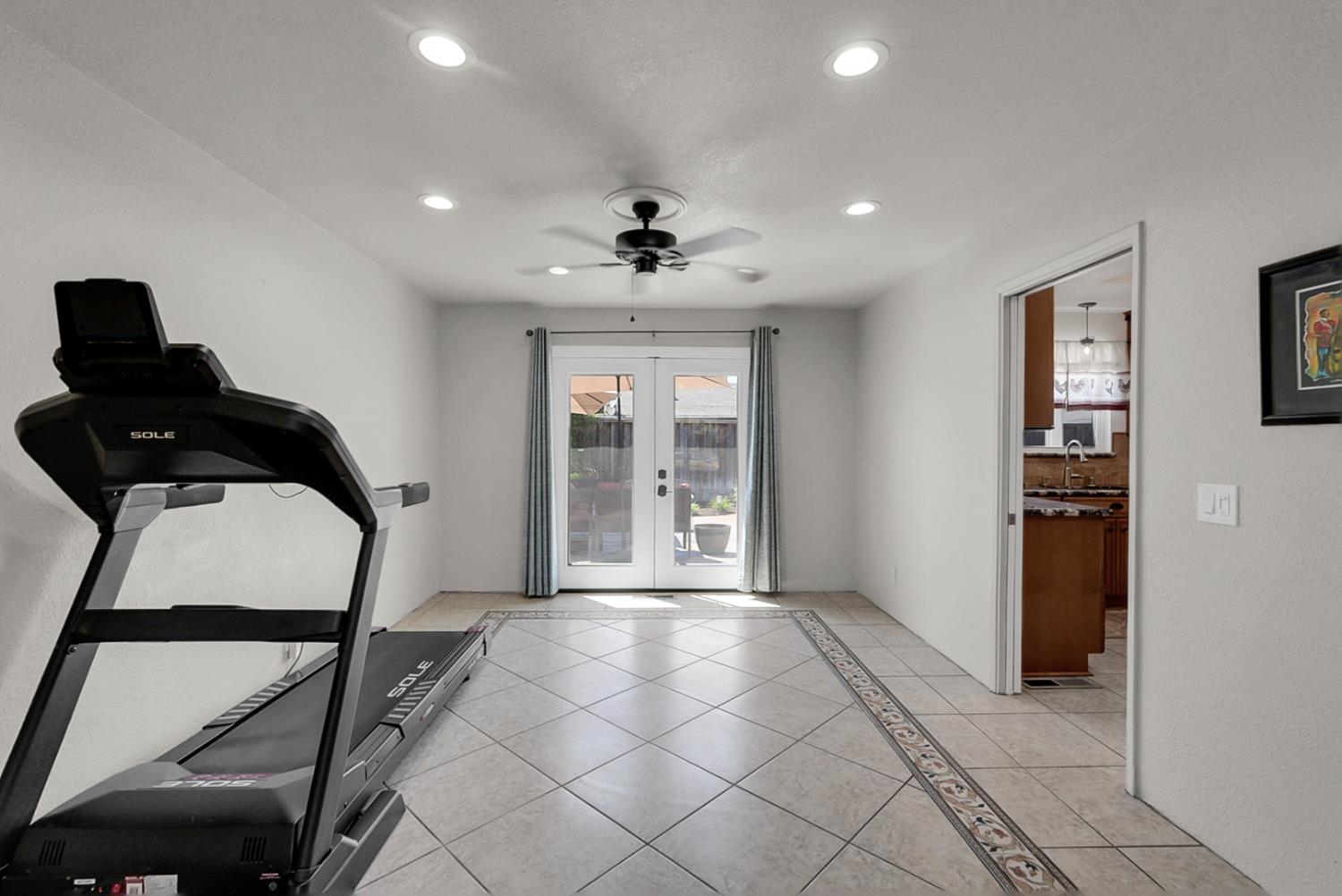 1945 Clemson Ct, Turlock, CA 95382