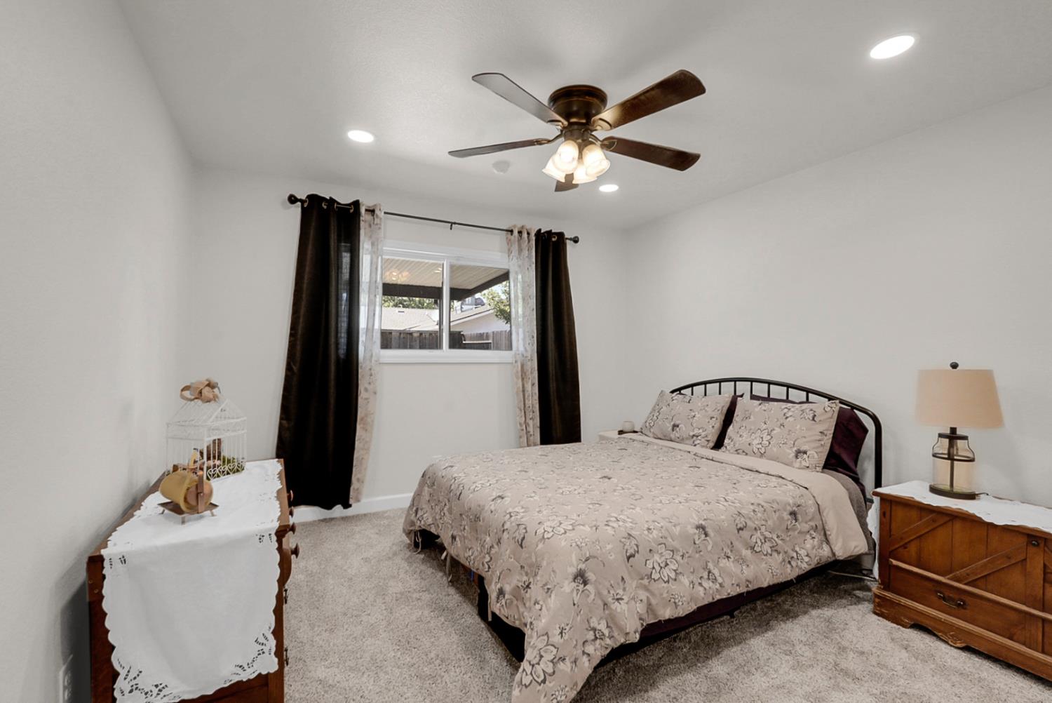 1945 Clemson Ct, Turlock, CA 95382