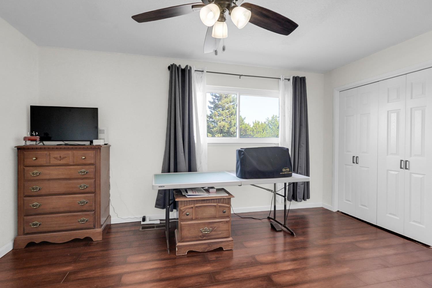 1945 Clemson Ct, Turlock, CA 95382
