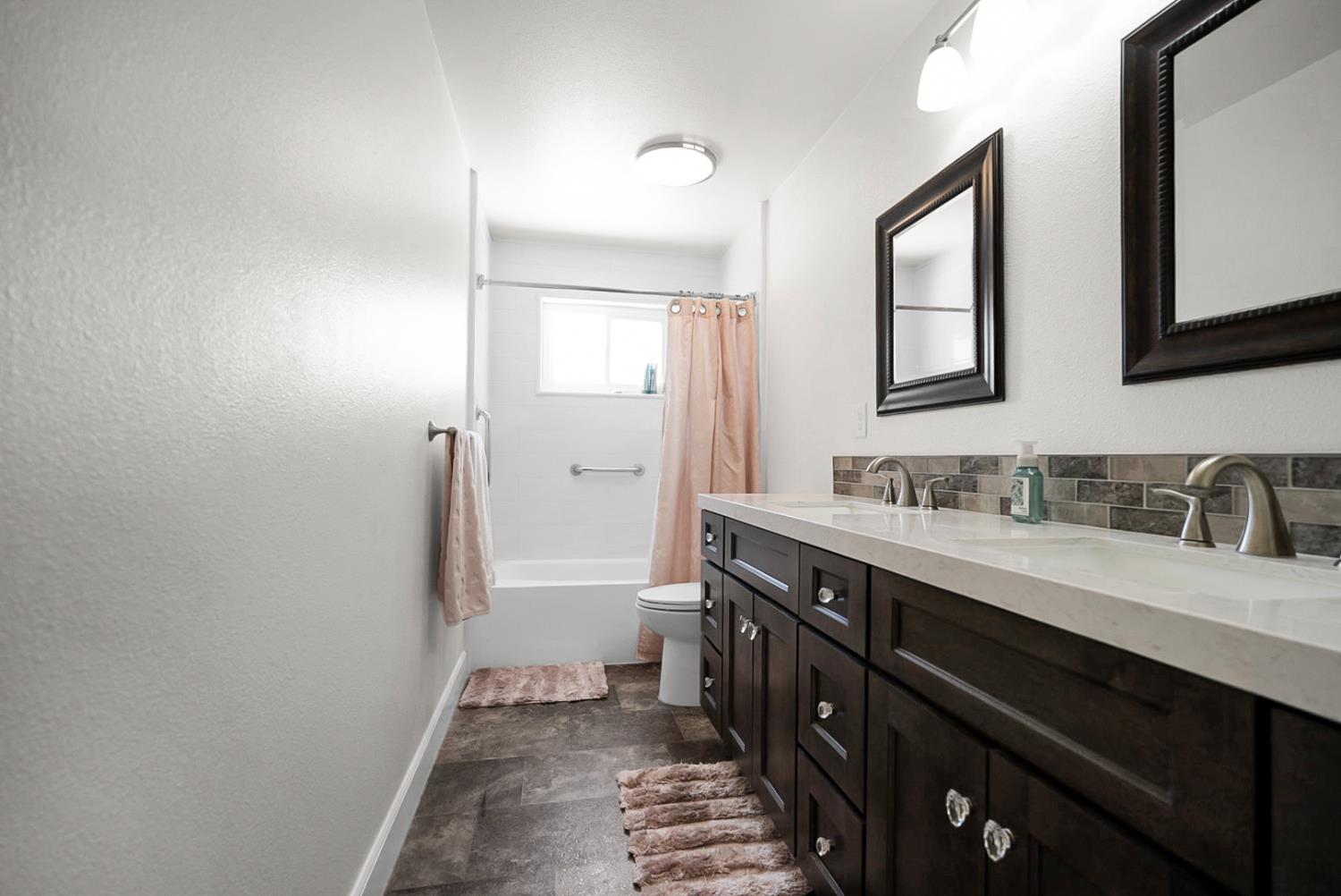 1945 Clemson Ct, Turlock, CA 95382