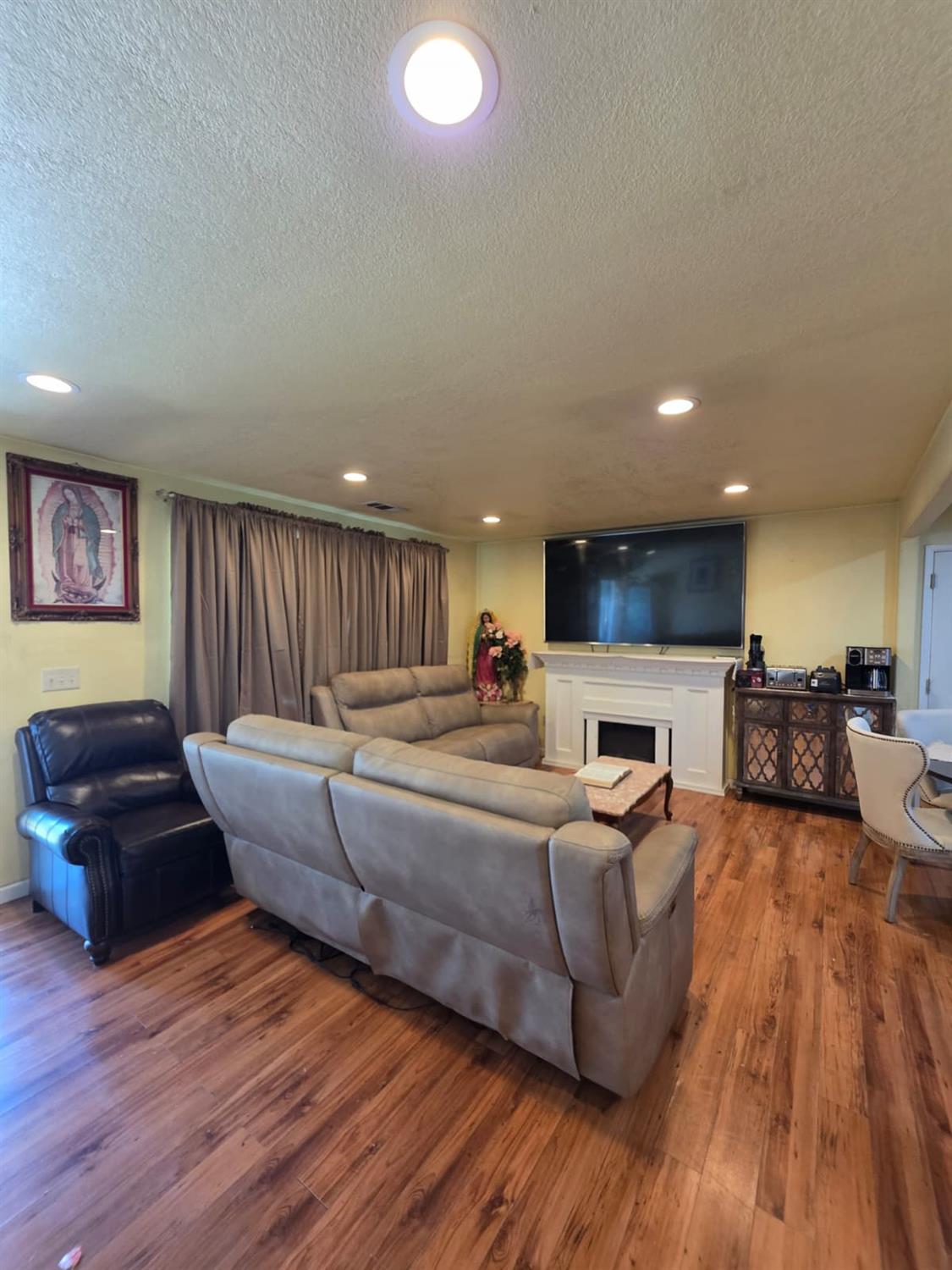 708 Avon St, Modesto, CA 95351