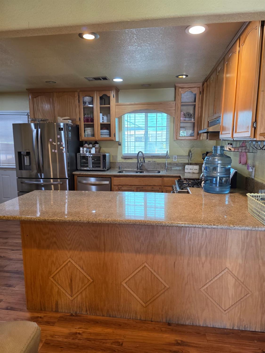 708 Avon St, Modesto, CA 95351