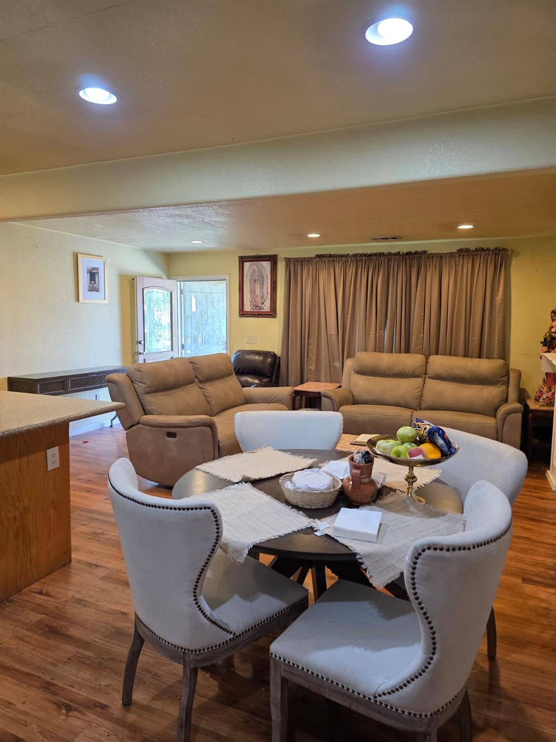 708 Avon St, Modesto, CA 95351