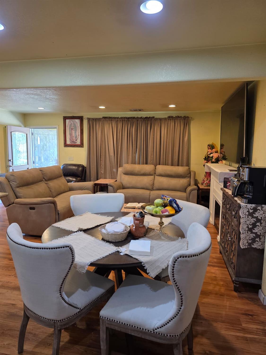 708 Avon St, Modesto, CA 95351