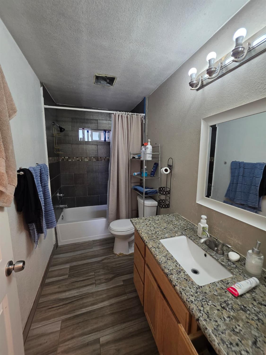708 Avon St, Modesto, CA 95351