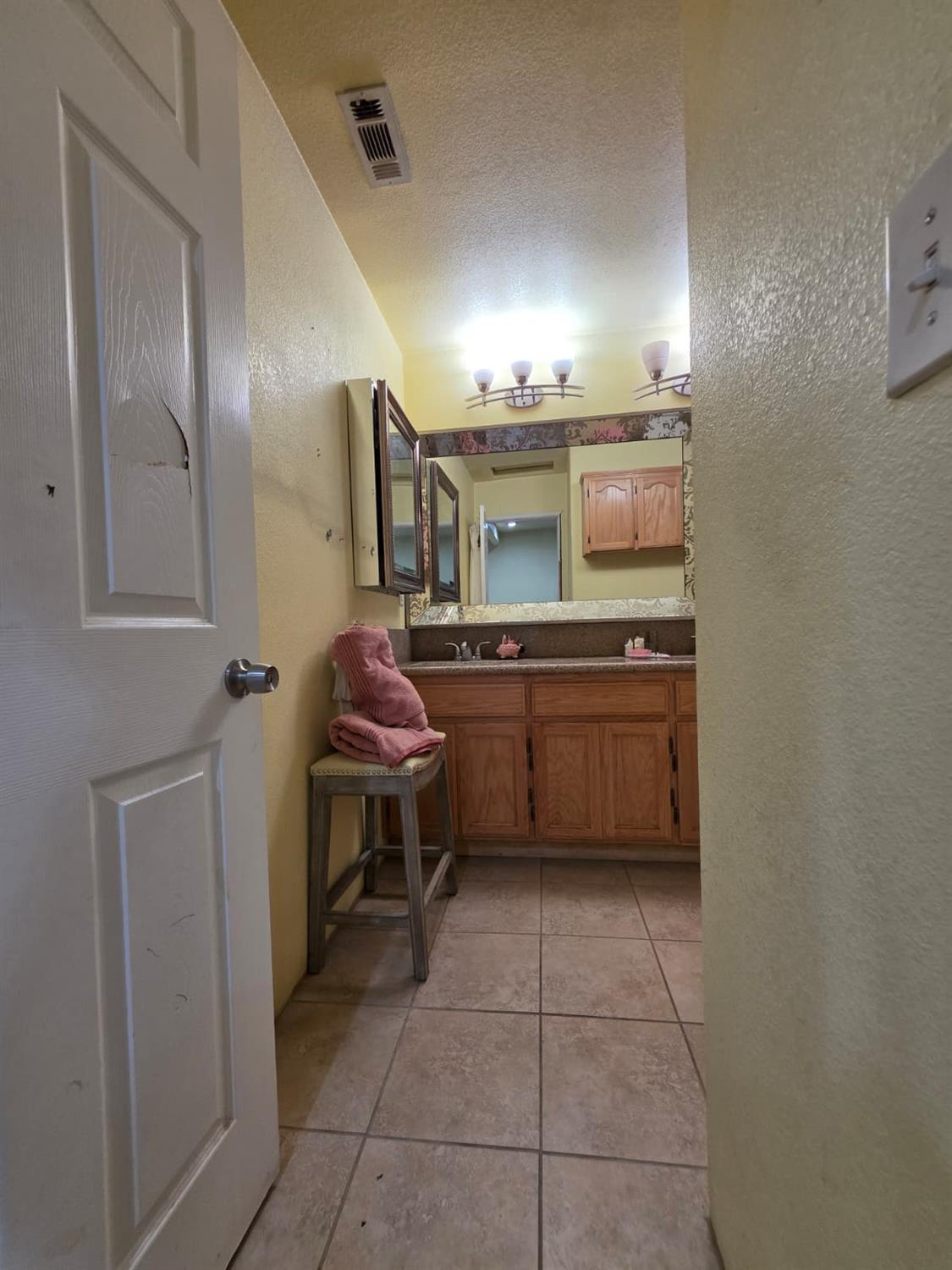 708 Avon St, Modesto, CA 95351