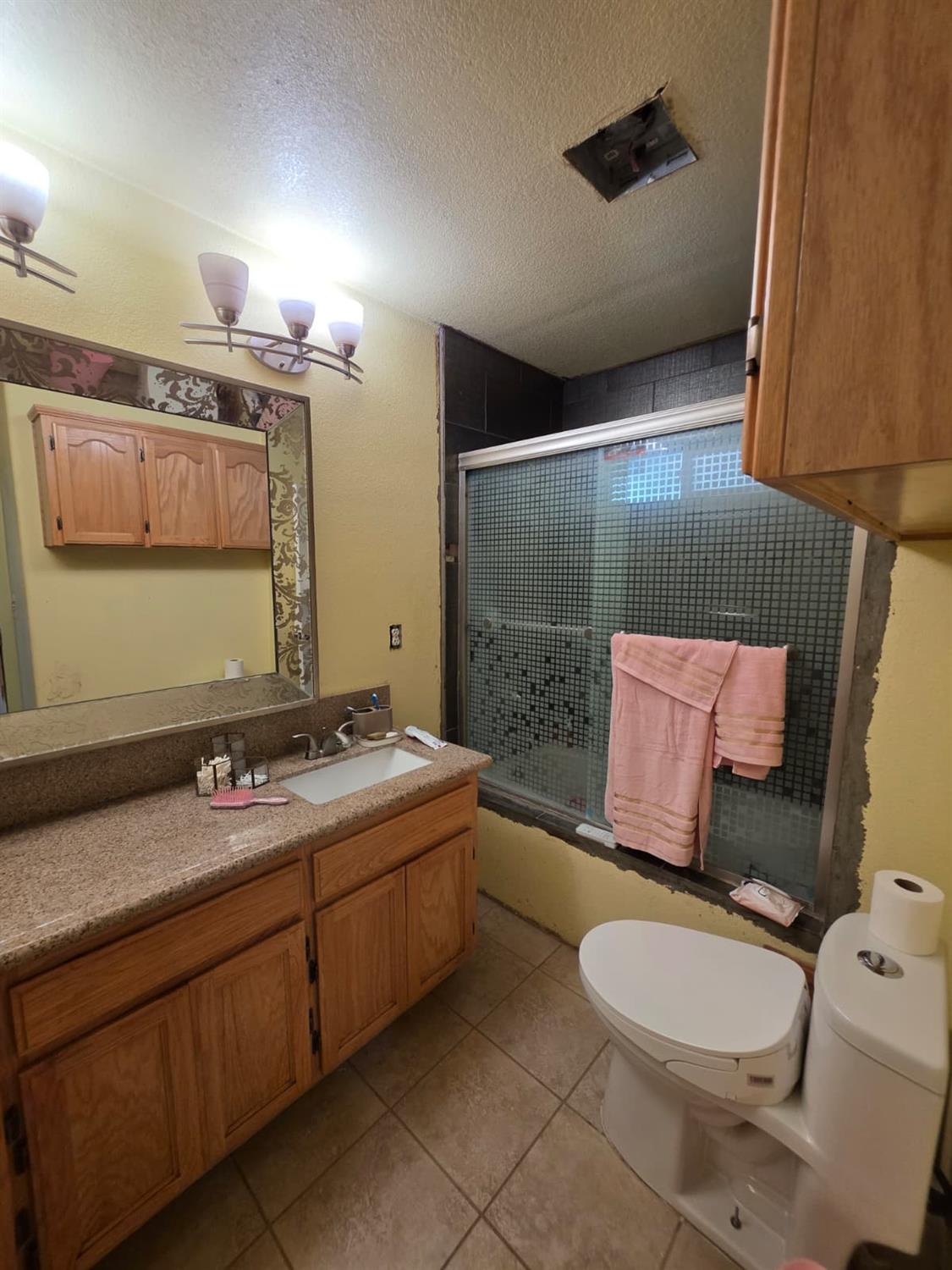 708 Avon St, Modesto, CA 95351