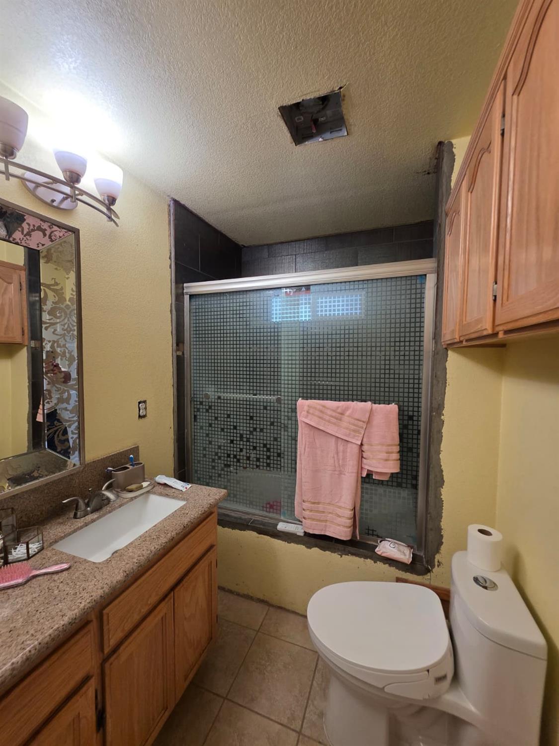 708 Avon St, Modesto, CA 95351