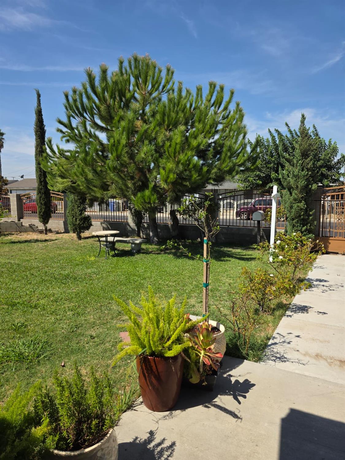 708 Avon St, Modesto, CA 95351