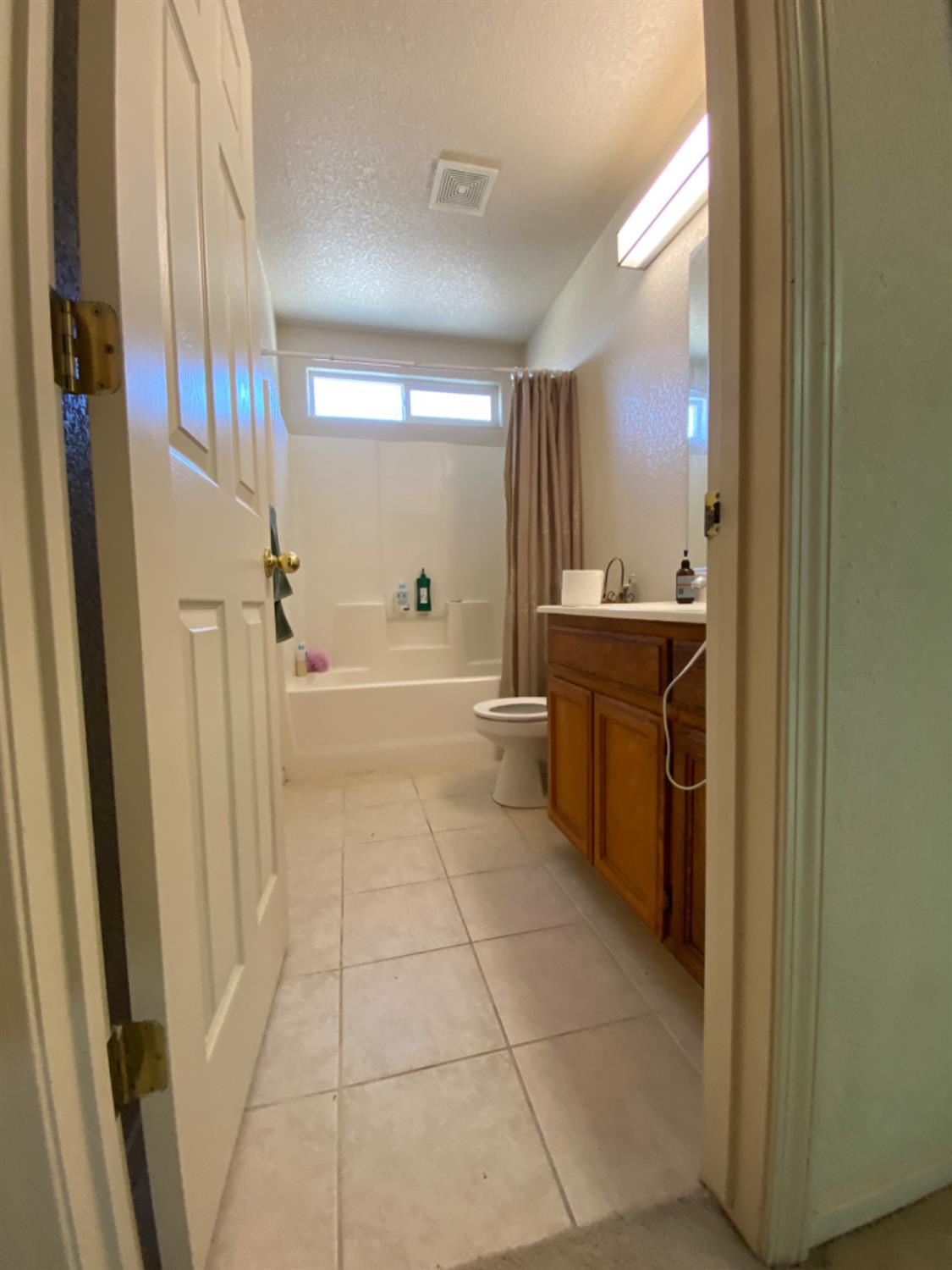 2800 Skybrite Dr, Ceres, CA 95307