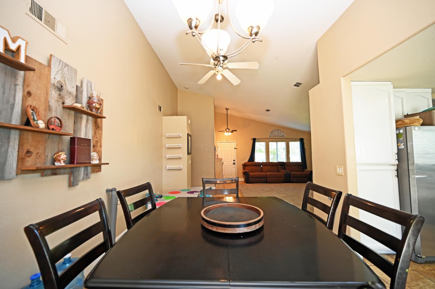 1902 Willert Dr, Turlock, CA 95380
