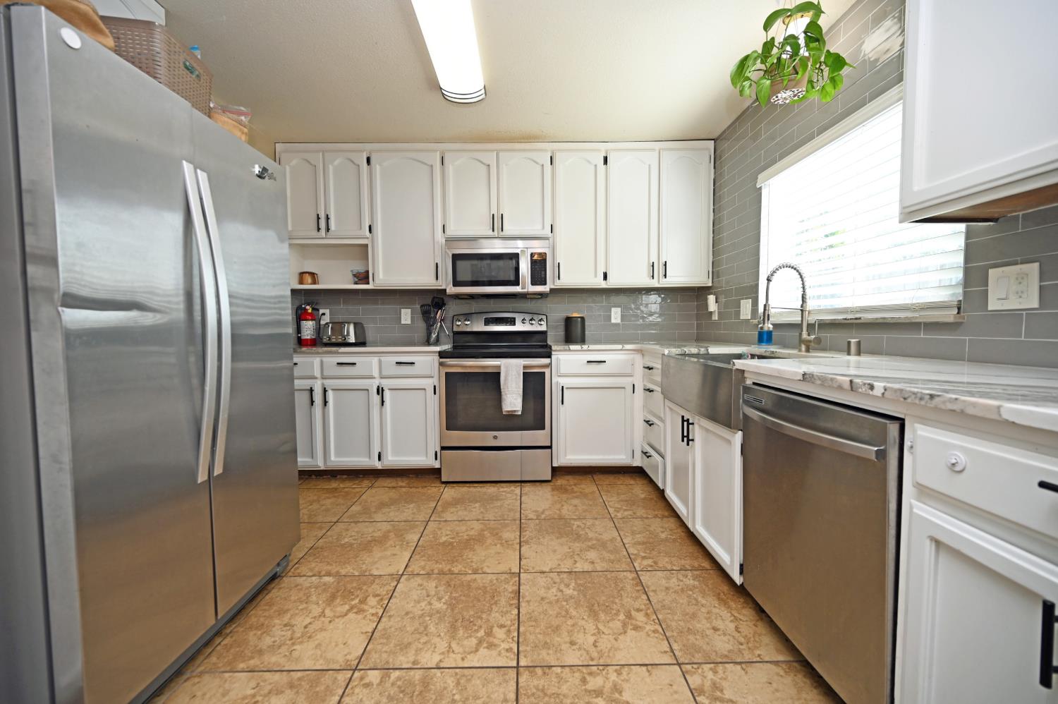 1902 Willert Dr, Turlock, CA 95380
