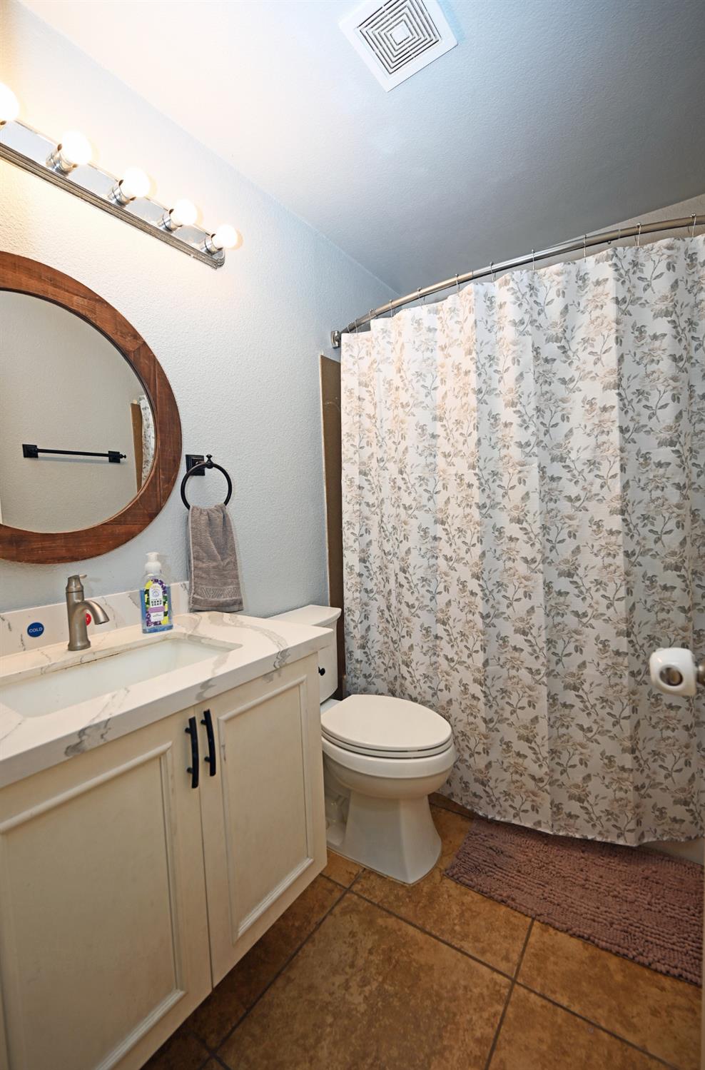 1902 Willert Dr, Turlock, CA 95380