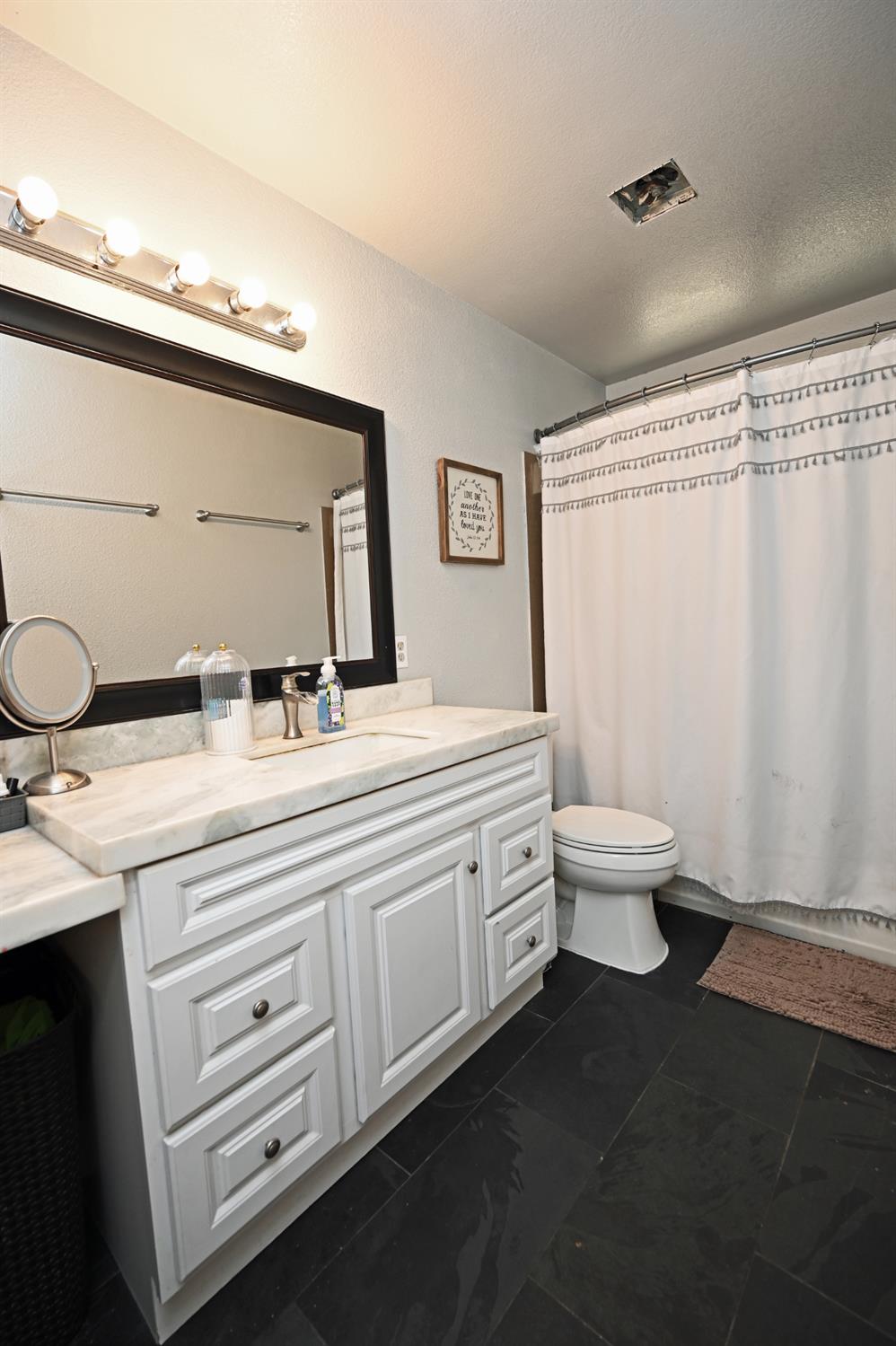 1902 Willert Dr, Turlock, CA 95380