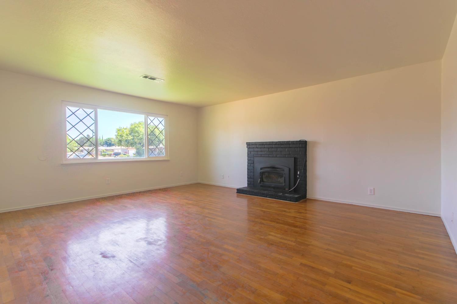 1505 Jorgensen St, Atwater, CA 95301