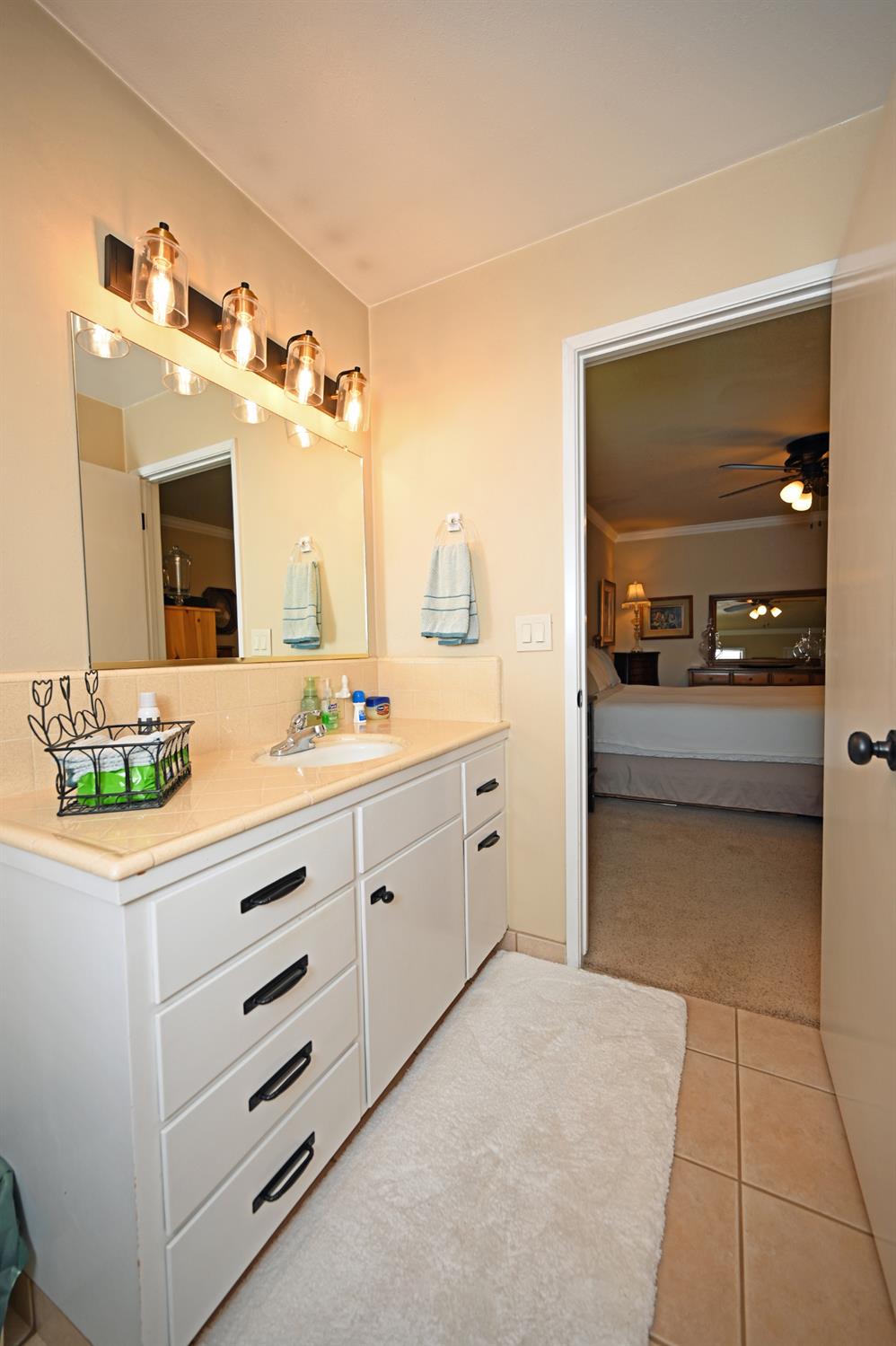 2500 E Canal Dr, Turlock, CA 95380