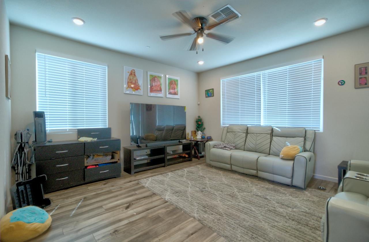 2952 Diablo View Dr, Manteca, CA 95337