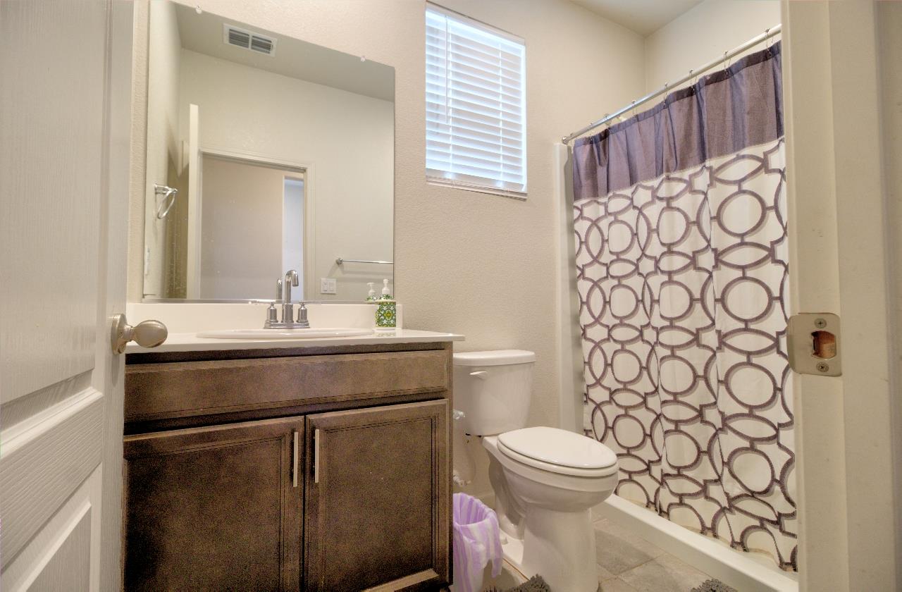 2952 Diablo View Dr, Manteca, CA 95337