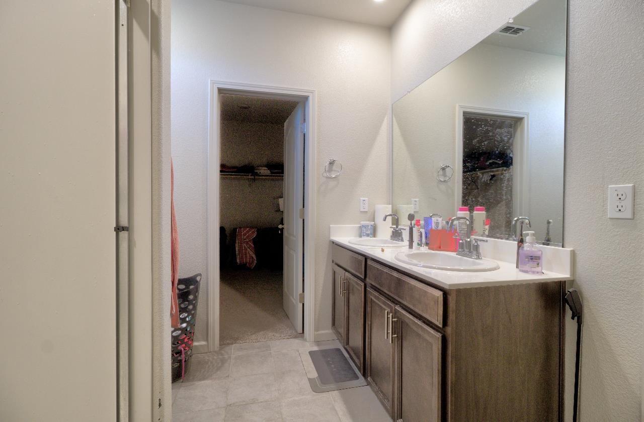 2952 Diablo View Dr, Manteca, CA 95337