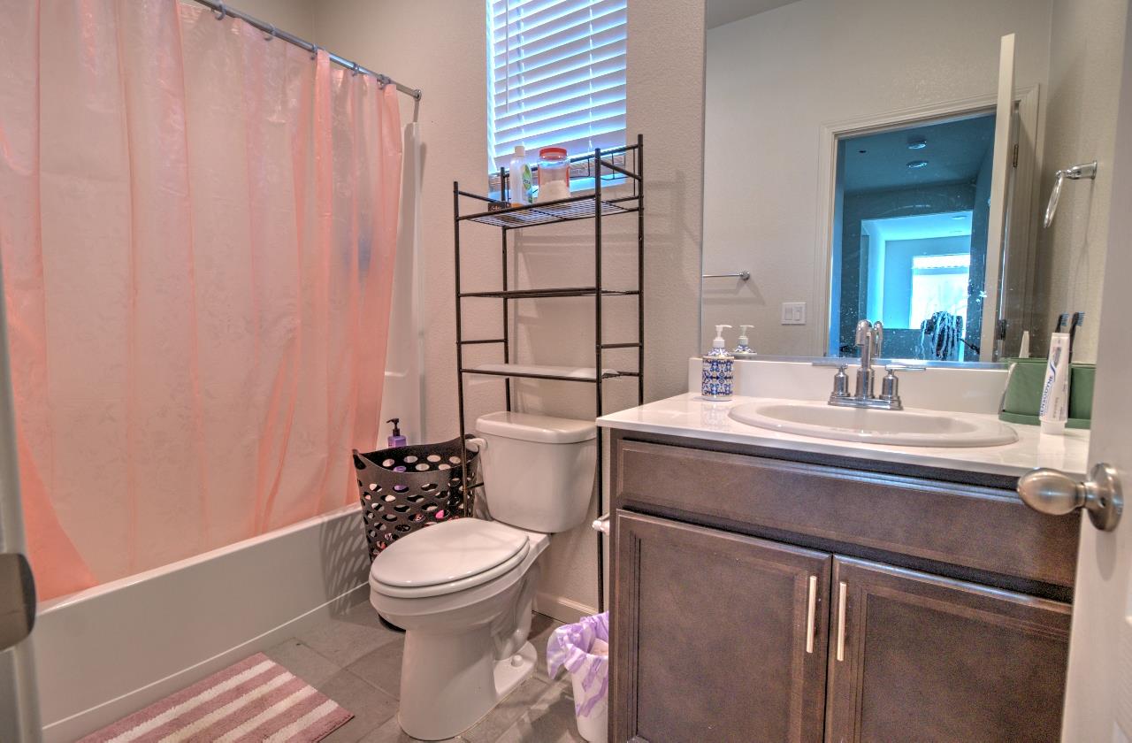 2952 Diablo View Dr, Manteca, CA 95337