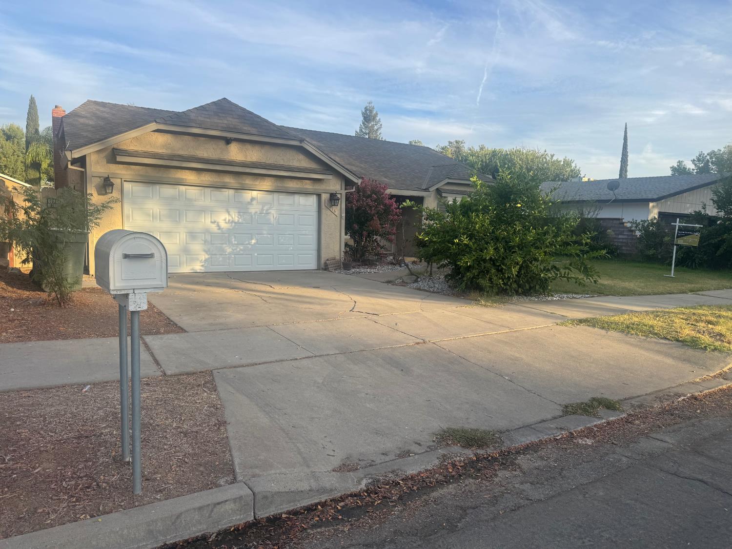 1216 Brookdale Dr, Merced, CA 95340