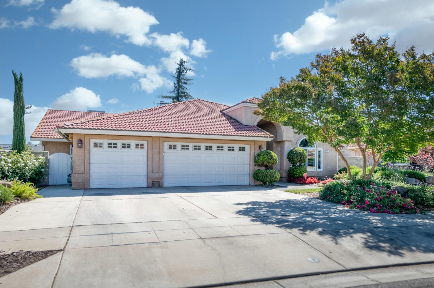 3055 Fairmont Ct, Madera, CA 93637