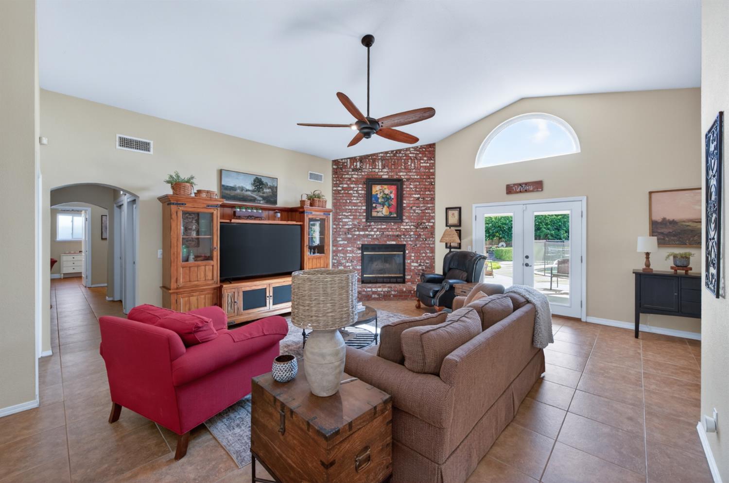 3055 Fairmont Ct, Madera, CA 93637
