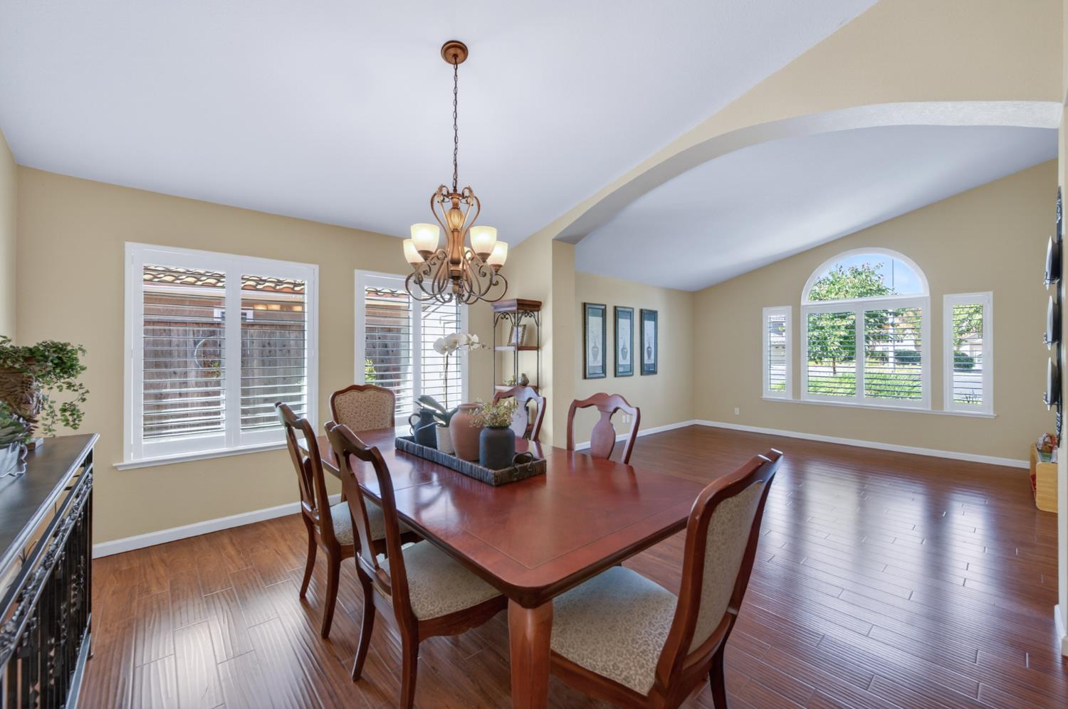 3055 Fairmont Ct, Madera, CA 93637