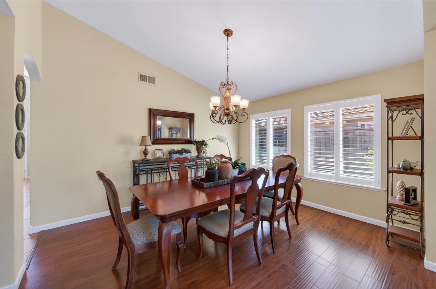 3055 Fairmont Ct, Madera, CA 93637