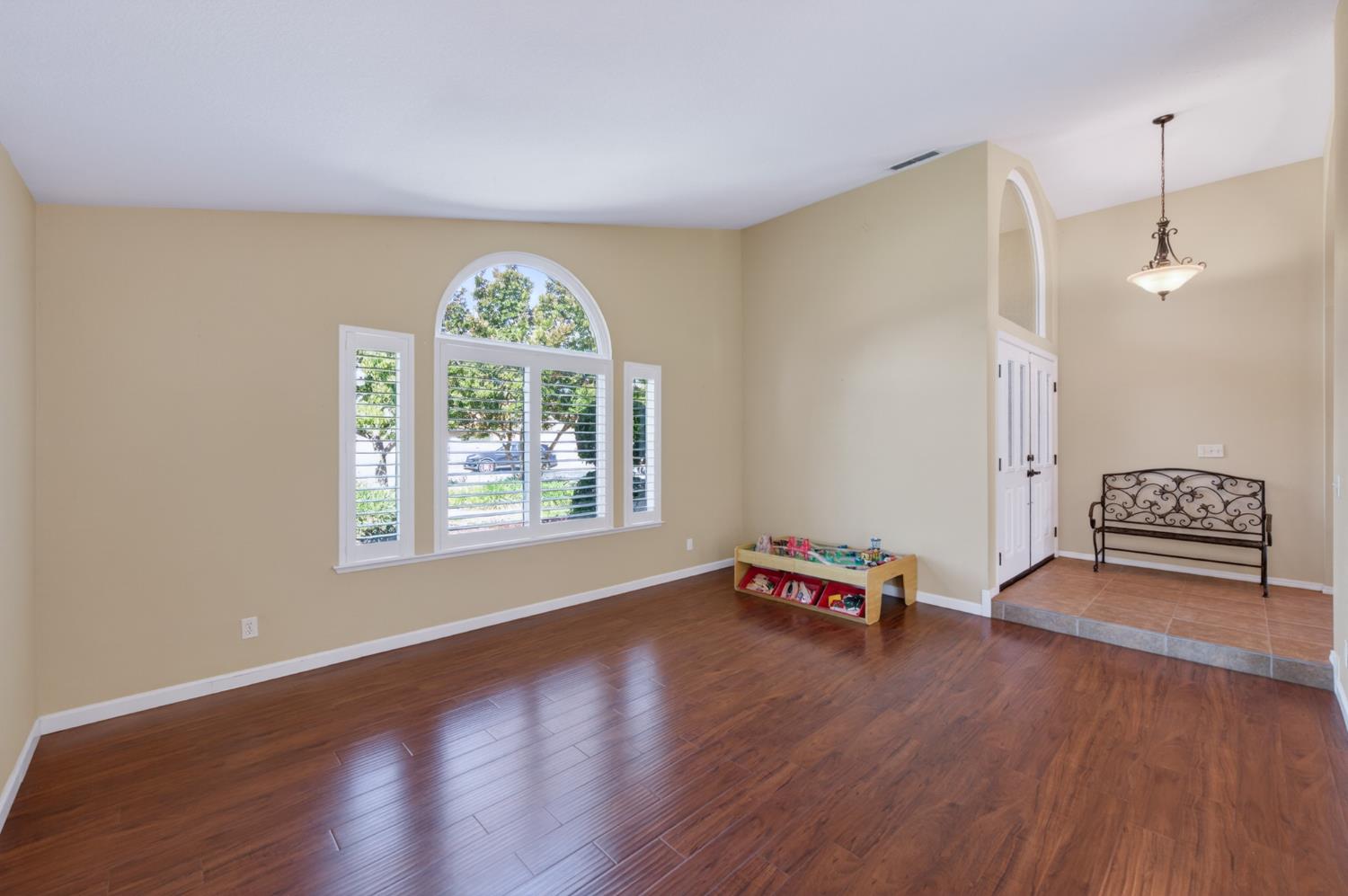 3055 Fairmont Ct, Madera, CA 93637
