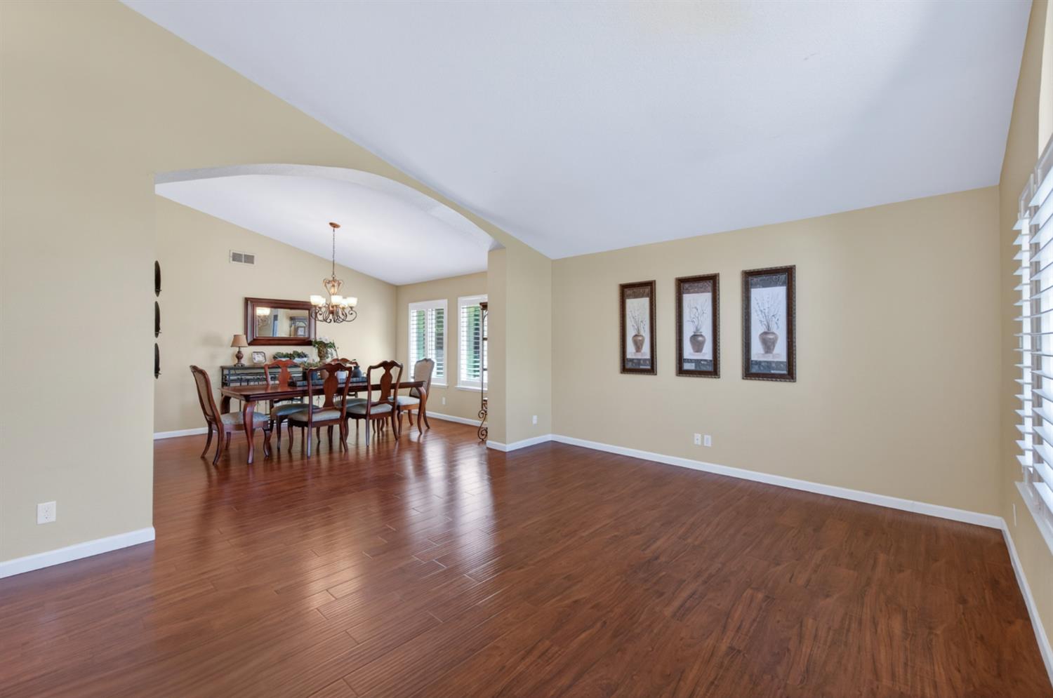 3055 Fairmont Ct, Madera, CA 93637