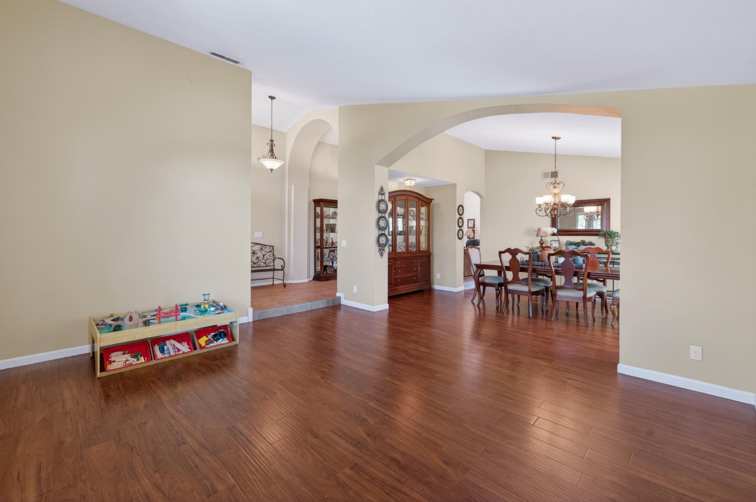 3055 Fairmont Ct, Madera, CA 93637