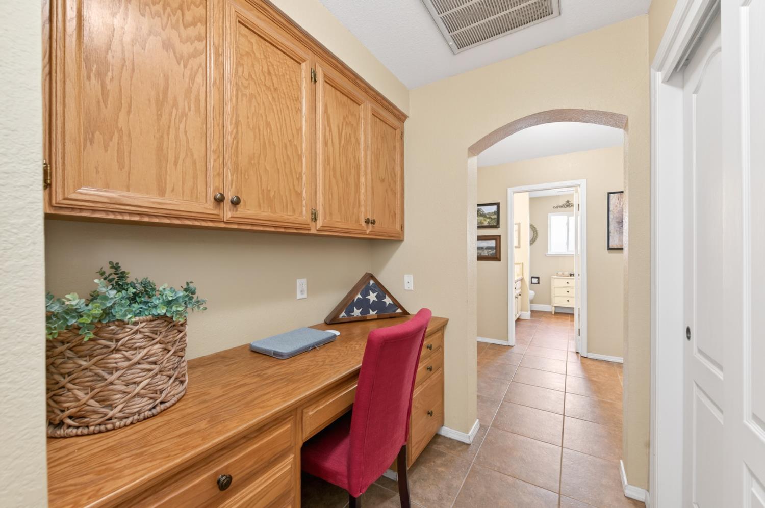 3055 Fairmont Ct, Madera, CA 93637