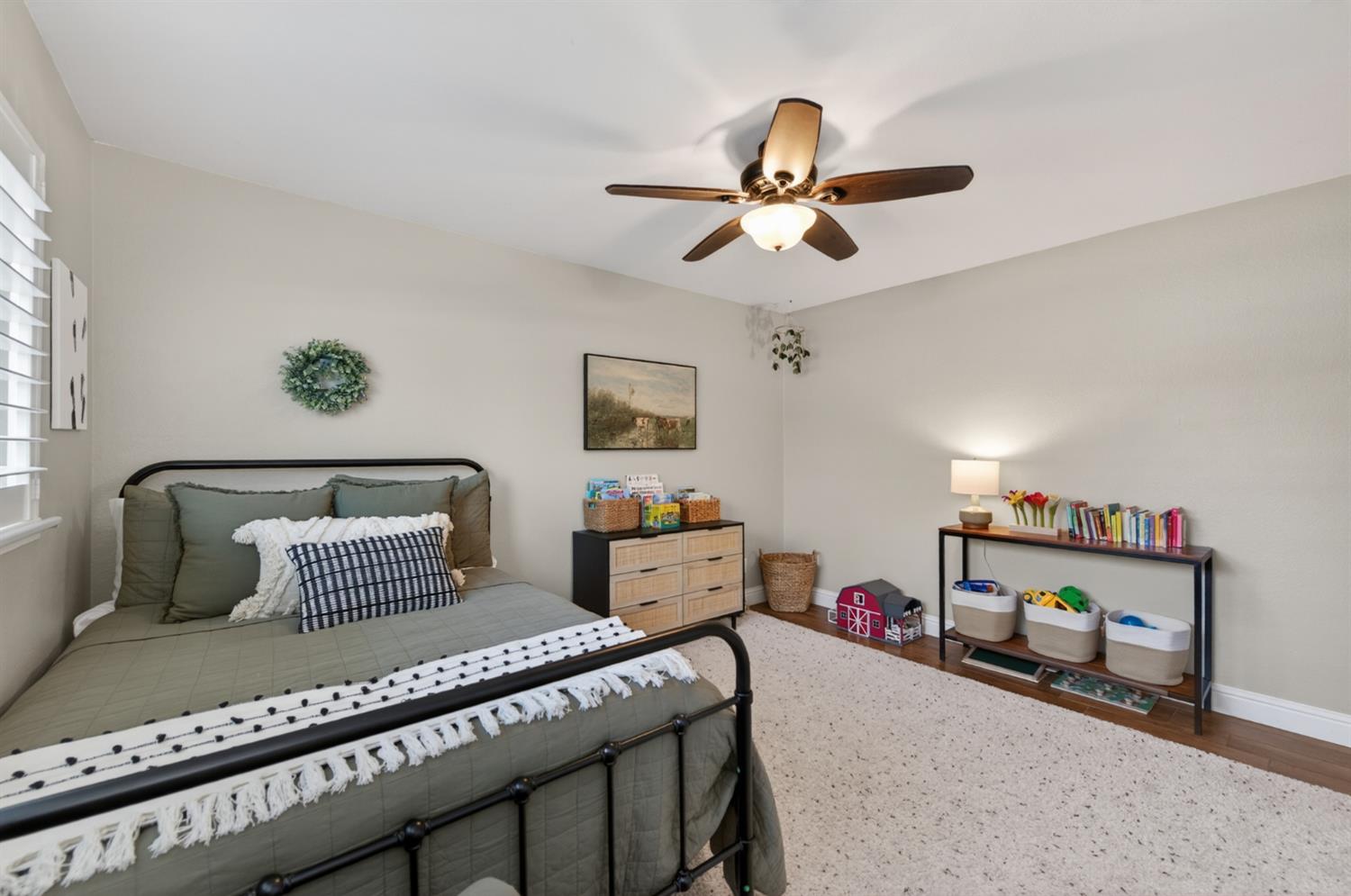 3055 Fairmont Ct, Madera, CA 93637
