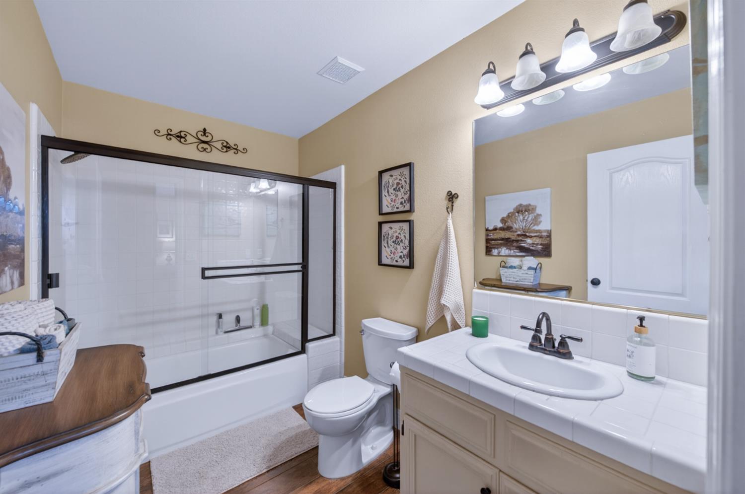 3055 Fairmont Ct, Madera, CA 93637
