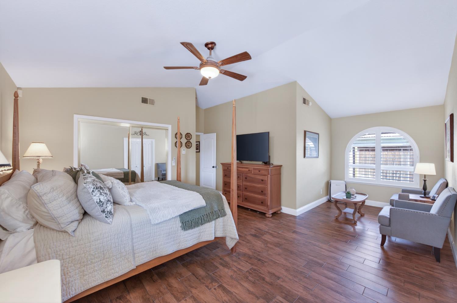 3055 Fairmont Ct, Madera, CA 93637