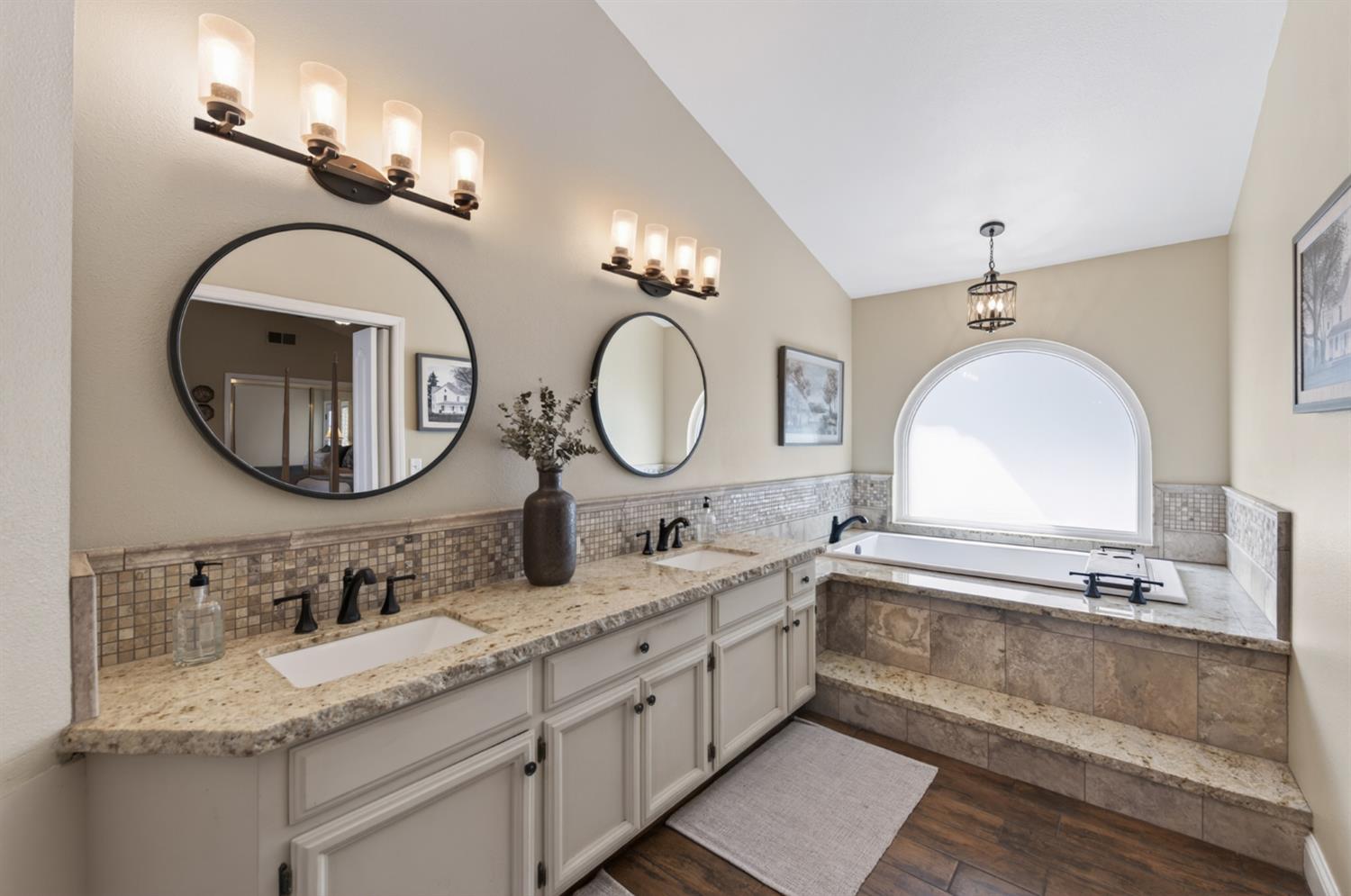 3055 Fairmont Ct, Madera, CA 93637