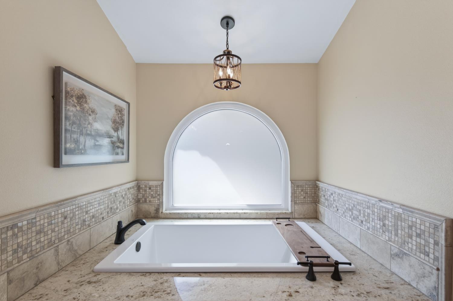 3055 Fairmont Ct, Madera, CA 93637