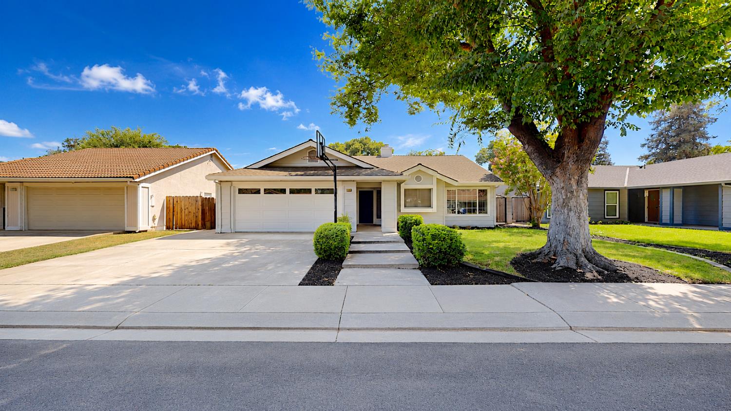 1516 January Dr, Modesto, CA 95358