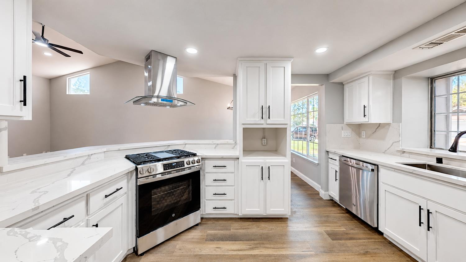1516 January Dr, Modesto, CA 95358