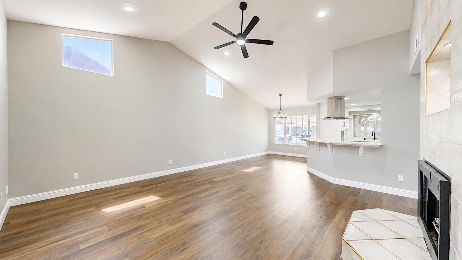 1516 January Dr, Modesto, CA 95358