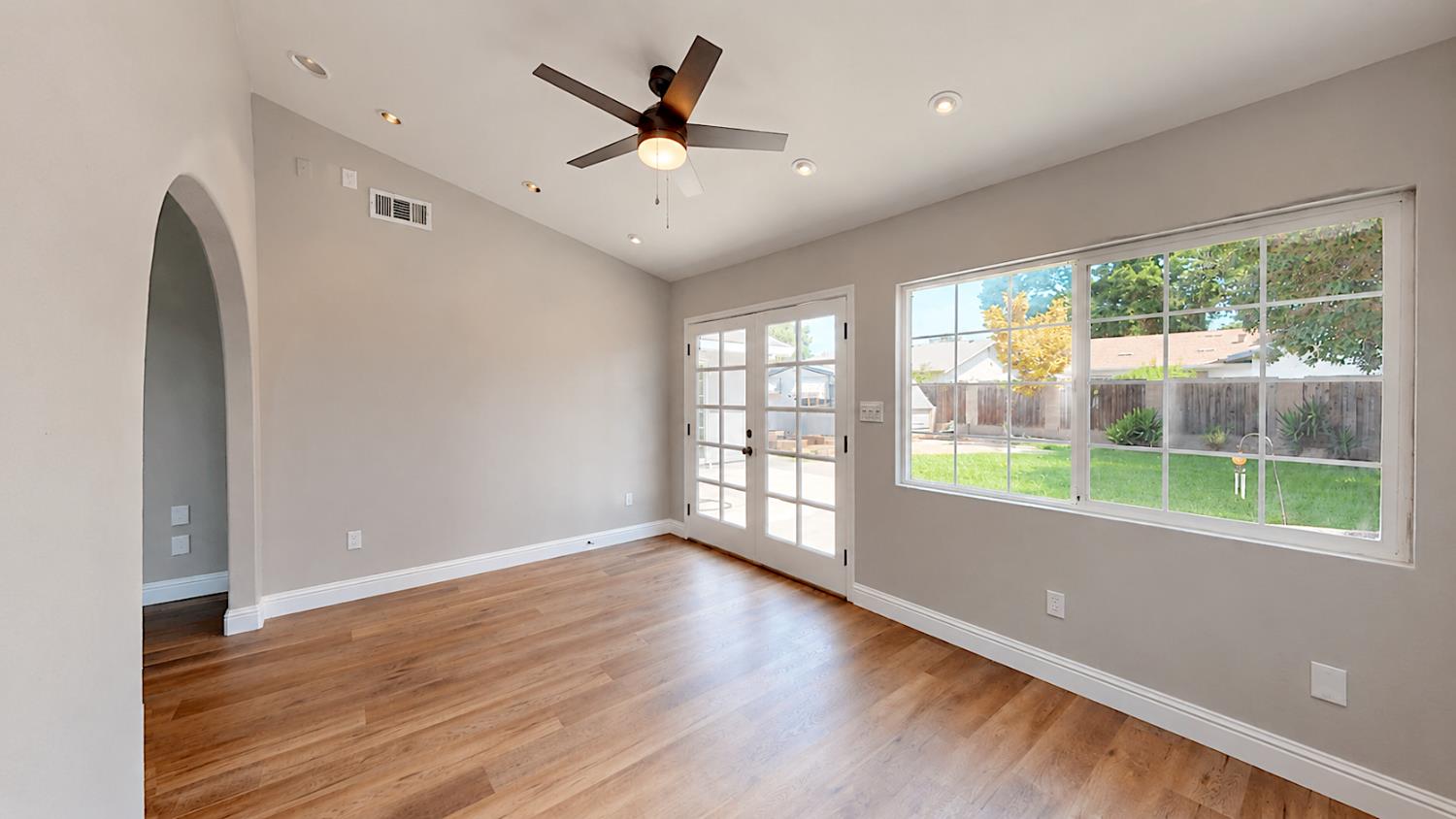 1516 January Dr, Modesto, CA 95358