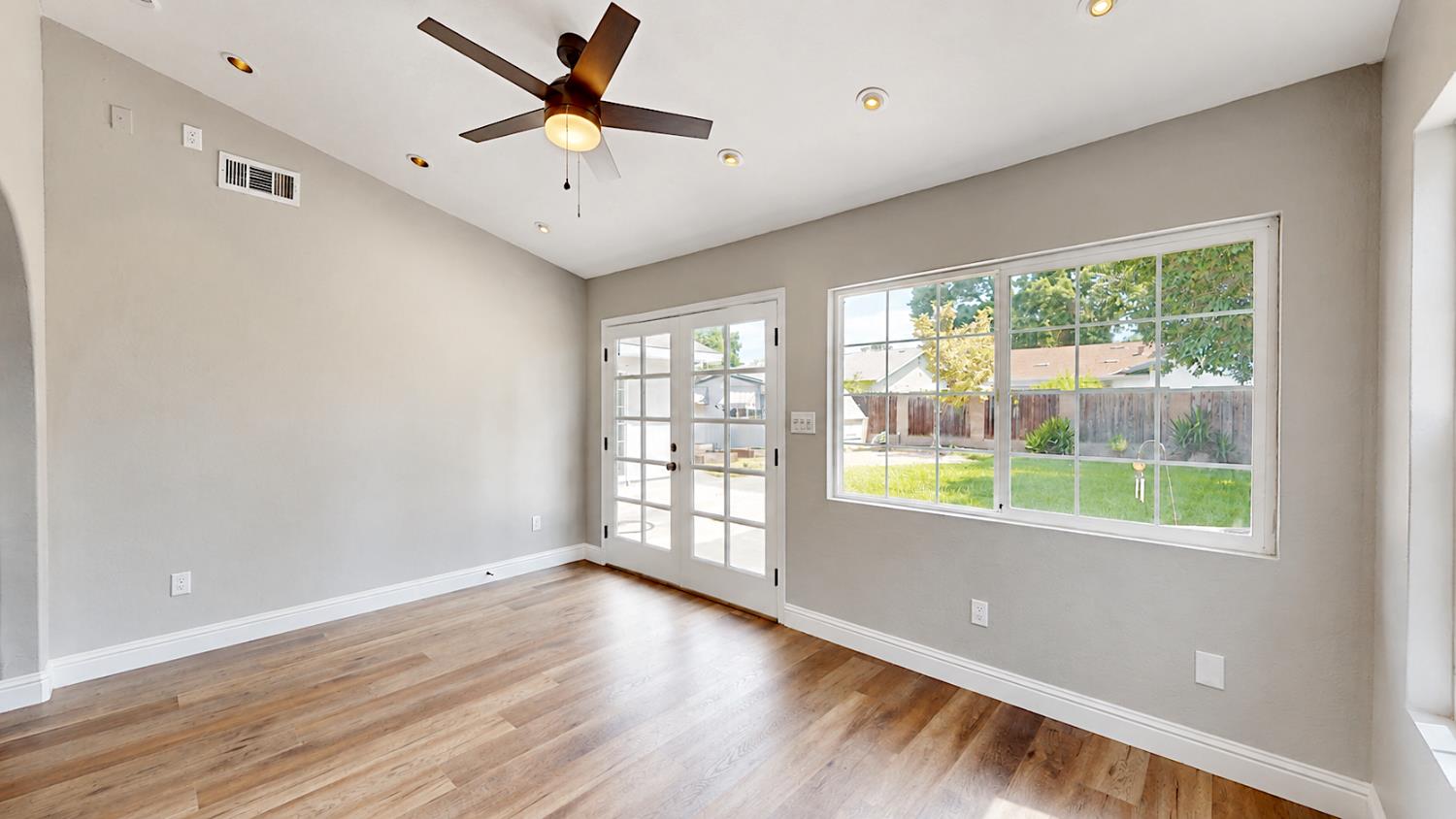 1516 January Dr, Modesto, CA 95358