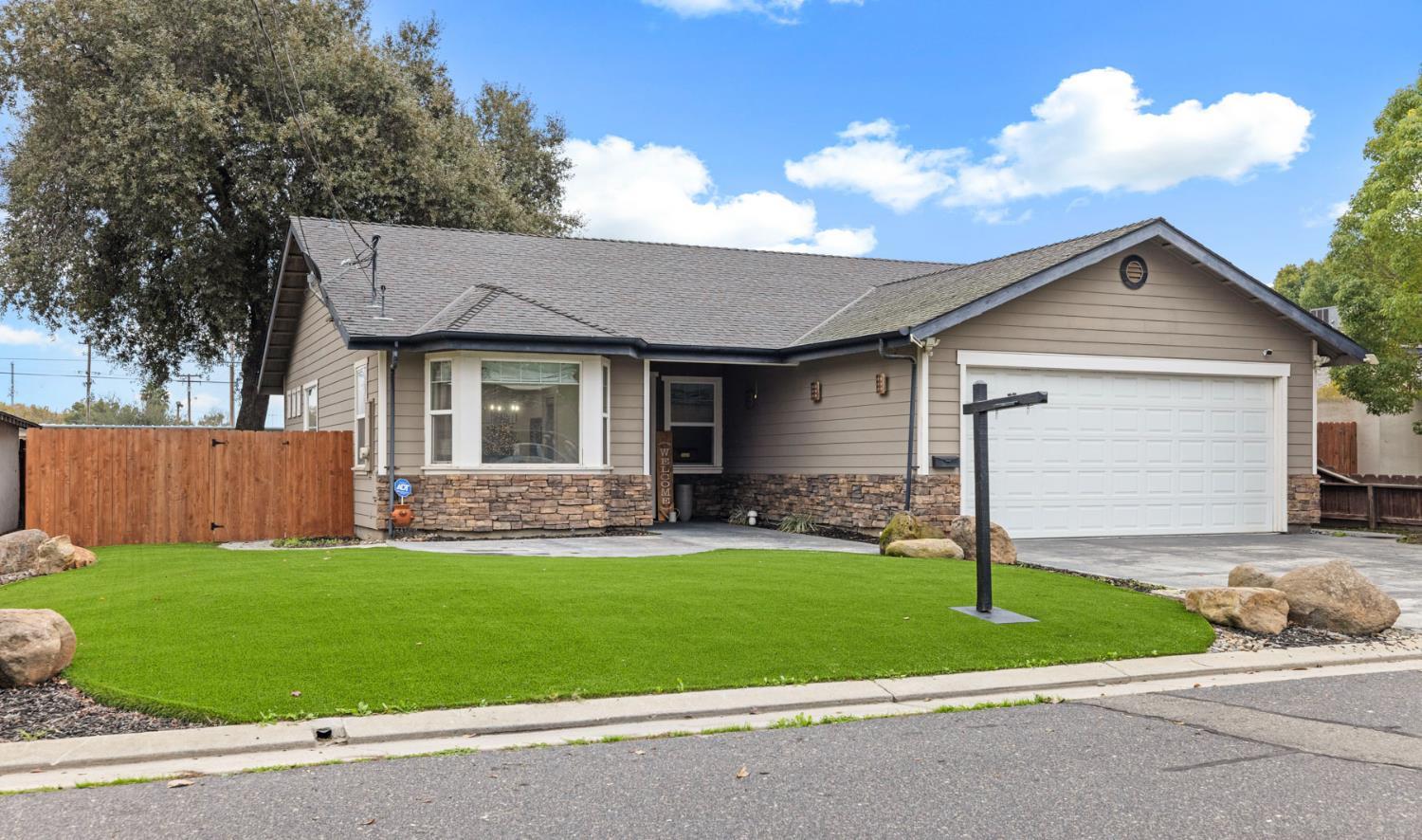 1726 Gwendolyn Ave, Escalon, CA 95320
